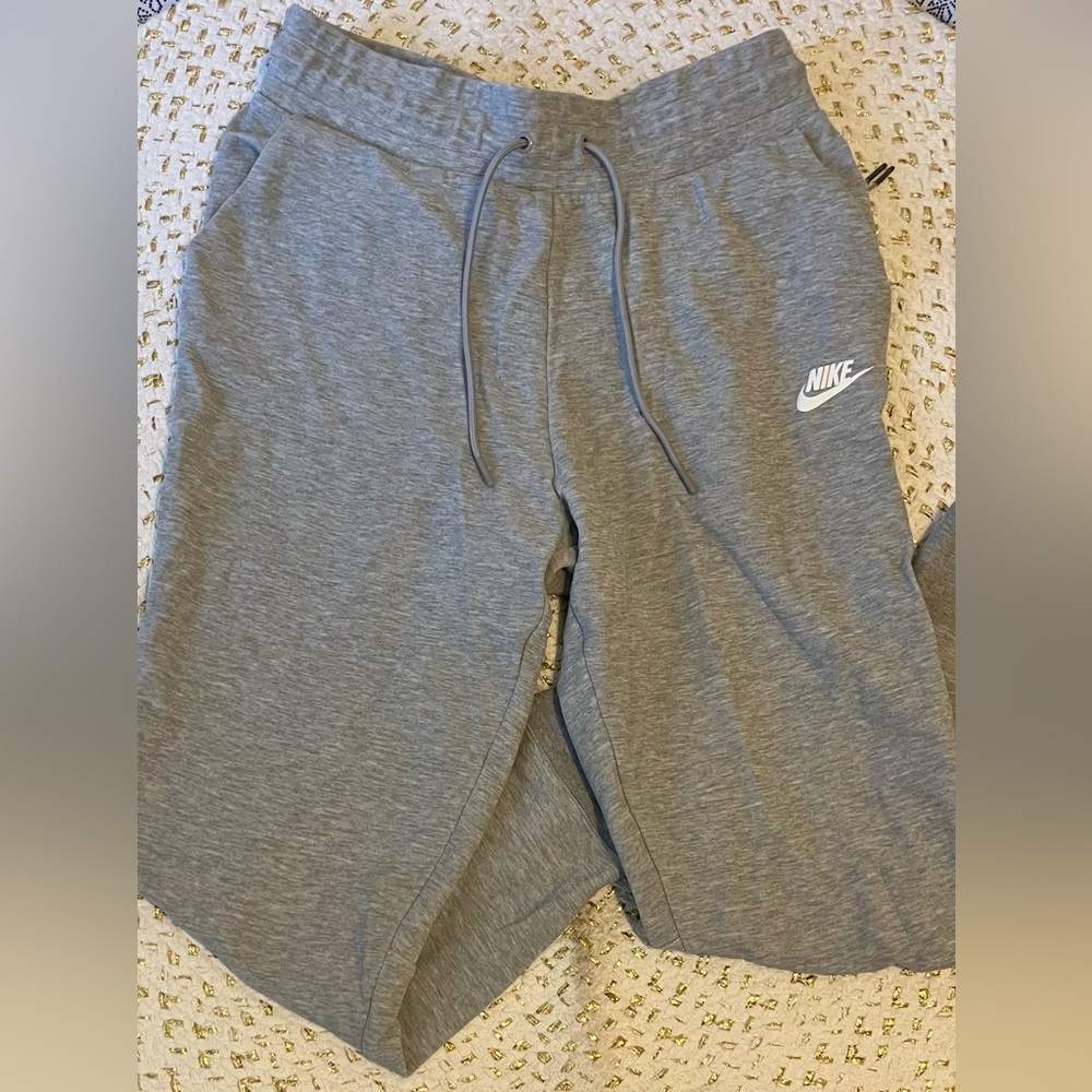 Nike- Sweatpants